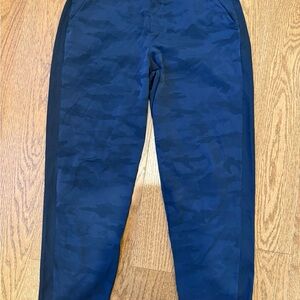 Athleta Brooklyn Navy Blue Camo Pants